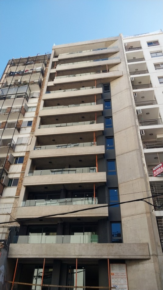 Venta Departamento tres Dormitorios  balcon terraza ,pileta, quincho y cochera  Entre Rios y Tucuman Julio 2025