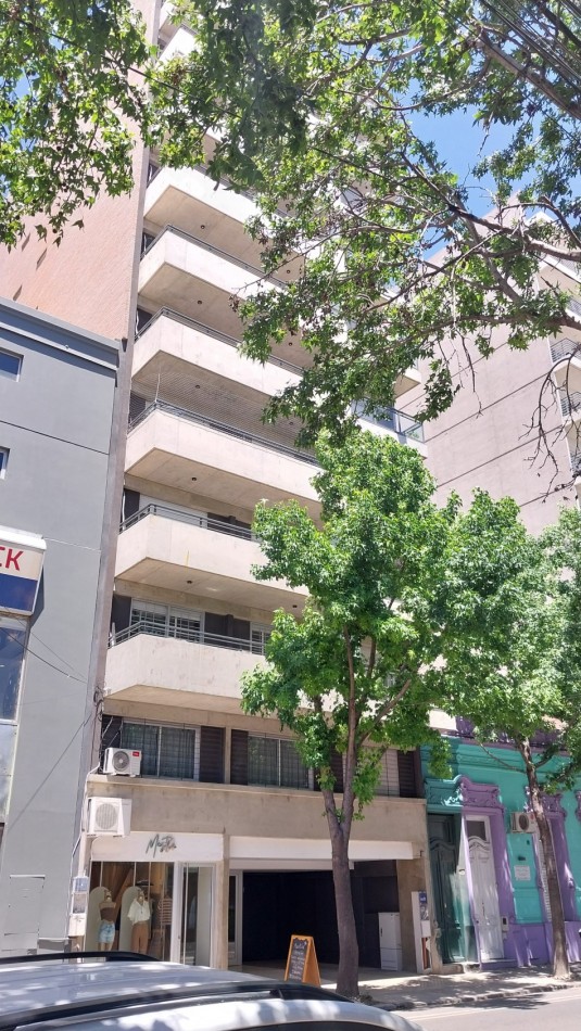 LOURDES VENTA MONOAMBIENTE CON PATIO OVIDIO LAGOS Y SAN JUAN