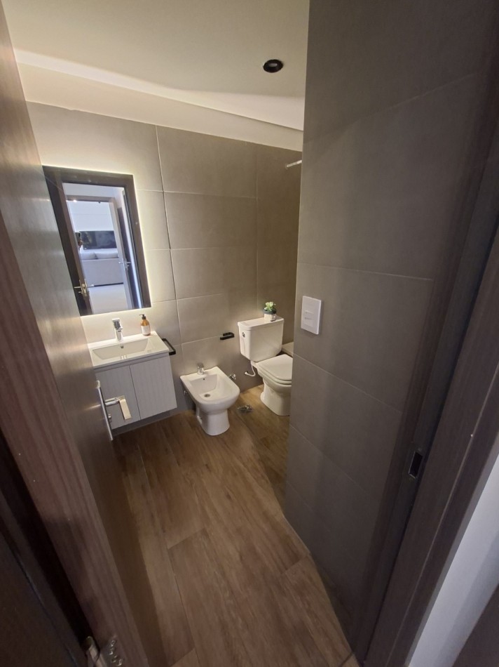 BARRIO MARTIN VENTA DEPARTAMENTO UN DORMITORIO MONTEVIDEO Y MAIPU  AL FRENTE CON BALCON FINANCIACION
