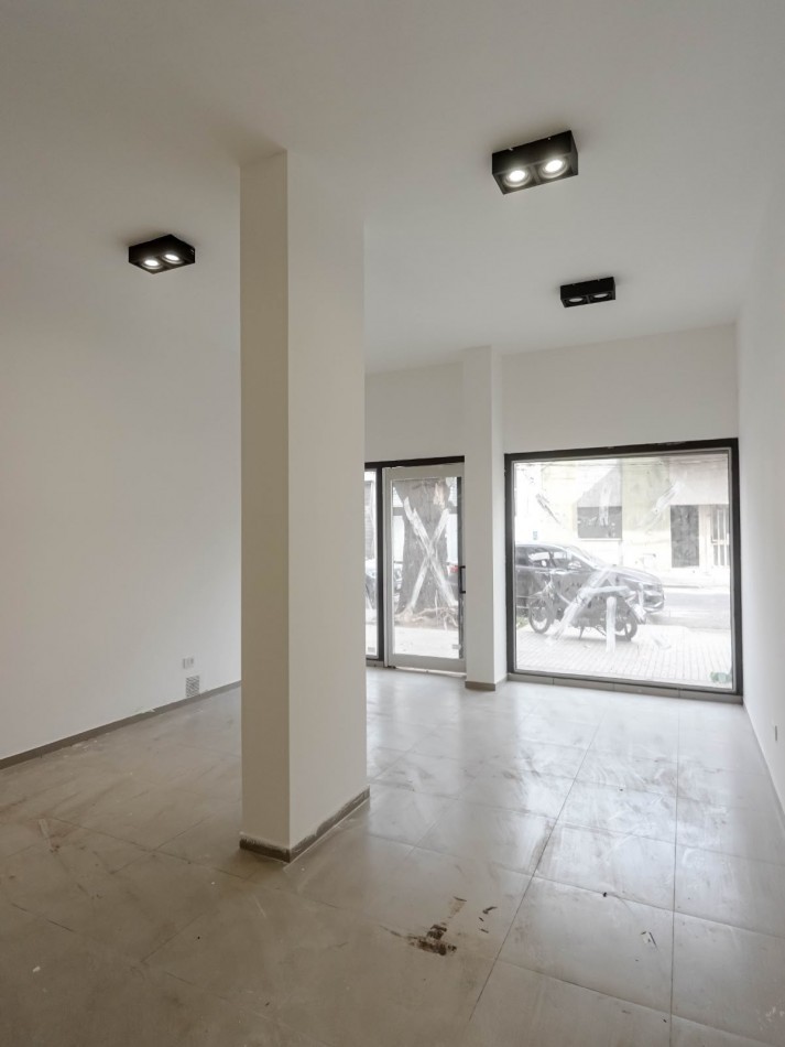 PICHINCHA /ECHESORTU VENTA LOCAL/ OFICINA/ CONSULTORIO Y 5 COCHERAS VERAMUJICA Y CORDOBA