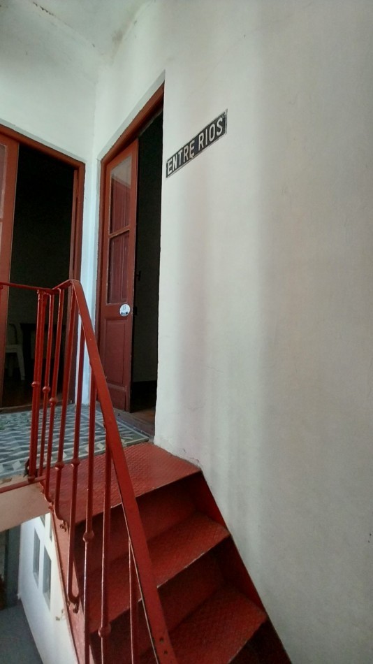 VENTA CASA DE PASILLO 7 DORMITORIOS SARGENTO CABRAL  Y EL RIO IDEAL INSTITUCIONES, CONSULTORIOS, INSTITUTOS....