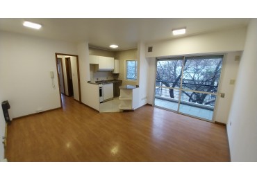 VENTA DEPARTAMENTO UN DORMITORIO CORRIENTES Y VIAMONTE PISO 3 AL FRENTE