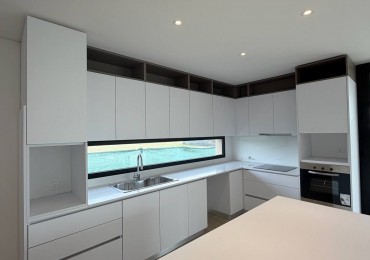 FISHERTON VENTA CASA TRES DORMITORIOS LOS PASOS DEL JOCKEY 4 BARRIO PRIVADO ENTREGA 50% SALDO 48 CUOTAS