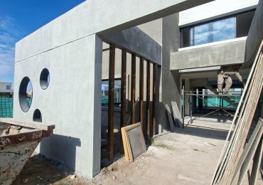 VIDA BARRIO PRIVADO VENTA CASA TRES DORMITORIOS Y ESCRITORIO A ESTRENAR ENTREGA AGOSTO 2026